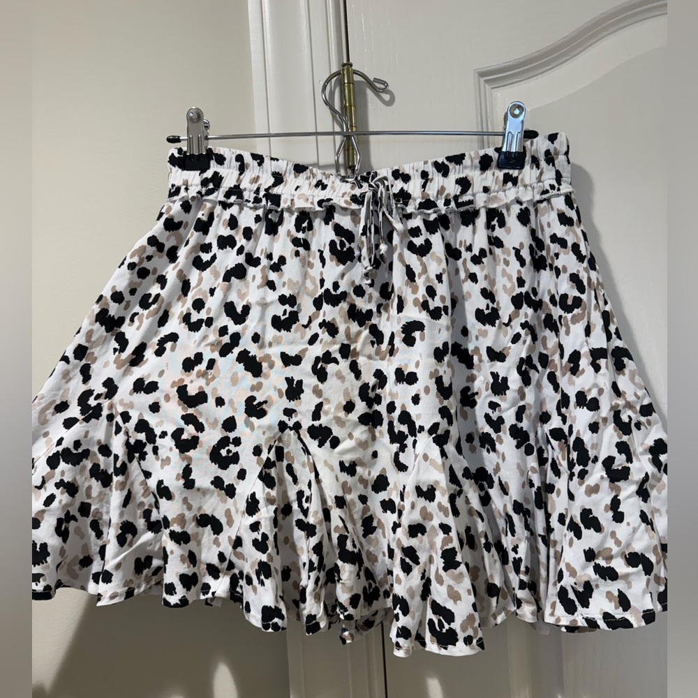 NWT Francesca’s Cheetah Print skirt